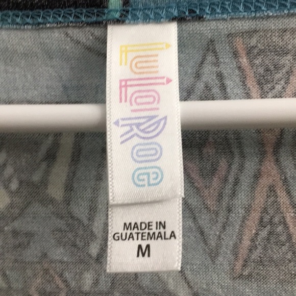 💕LULAROE MEDIUM LYNNAE💕 long sleeve 😍 - Picture 7 of 8